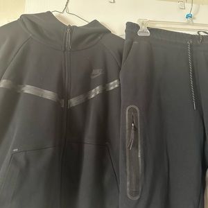 Women Black Nike Tech Suit Worn Once.